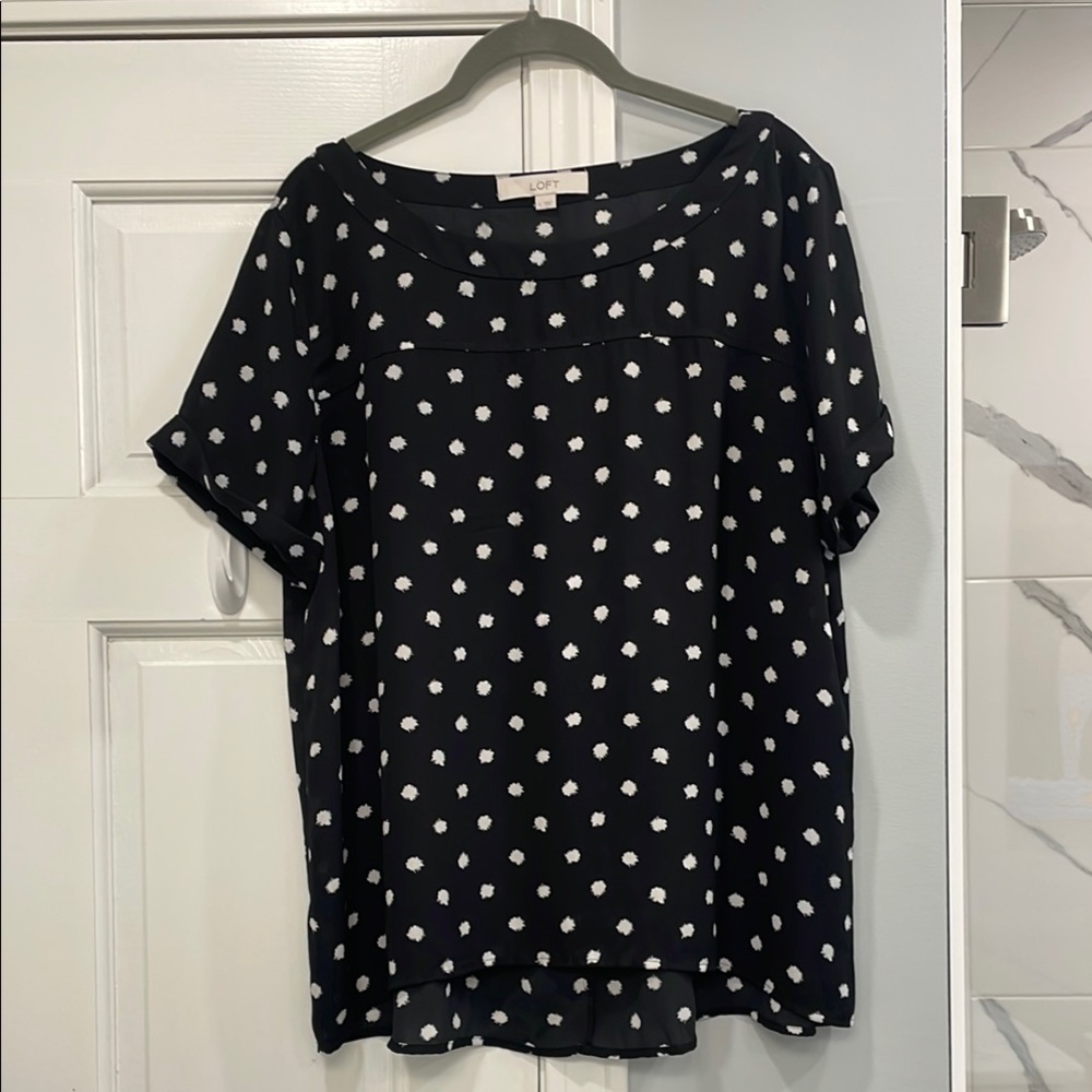 LOFT Black and White Polka Dot Flowy Short Sleeve Blouse